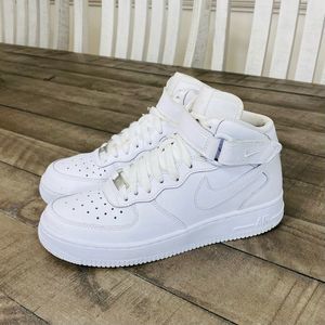 Nike Air Force 1 Mid '06 Sneakers youth 5.5 fits like a women’s size 7